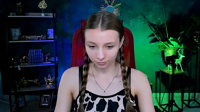 JulieDaniel online show from June 2026 04:11:01 AM