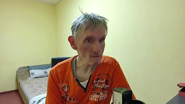 Snapshot of k74robert chatting on February 2026 02:57:02 PM k74robert online show from February 2026 02:57:02 PM