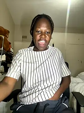 Snapshot of DarkBerryDiamond255 chatting on October 2025 08:29:02 PM DarkBerryDiamond255 online show from October 2025 08:29:02 PM