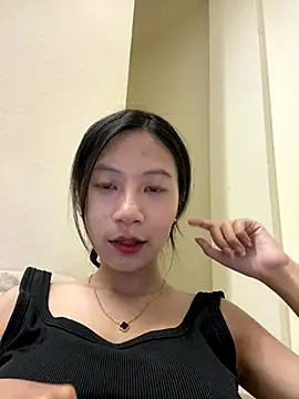 Snapshot of Lil-Gi chatting on September 2025 03:45:01 PM Lil-Gi online show from September 2025 03:45:01 PM