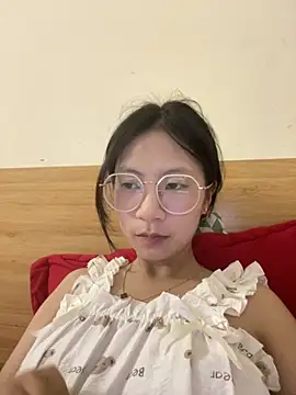 Snapshot of Lil-Gi chatting on September 2025 02:20:01 PM Lil-Gi online show from September 2025 02:20:01 PM