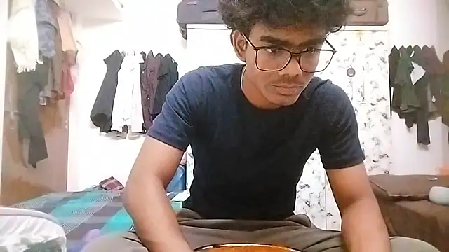 Snapshot of Rahulisagoodguy chatting on December 2025 05:31:02 PM Rahulisagoodguy online show from December 2025 05:31:02 PM