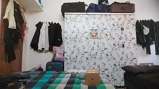 Snapshot of Rahulisagoodguy chatting on December 2025 10:33:01 AM Rahulisagoodguy online show from December 2025 10:33:01 AM