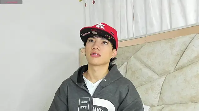 Snapshot of Thiago_Divine_ chatting on September 2025 01:13:01 PM Thiago Divine online show from September 2025 01:13:01 PM