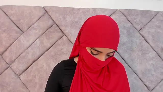 nayiraa  online show from March 2026 07:18:02 PM