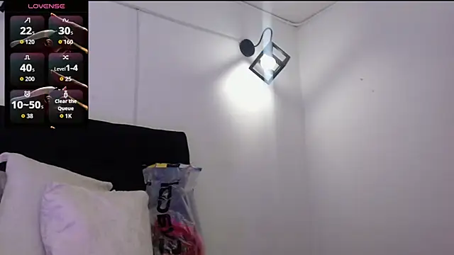 Snapshot of bloom_bbc chatting on September 2025 08:34:01 PM bloom bbc online show from September 2025 08:34:01 PM