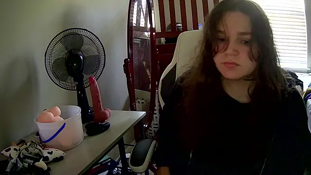 Elli-Ixby online show from November 2025 04:17:02 PM