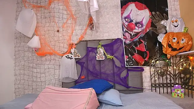 chloe leroy  online show from November 2025 11:53:01 AM