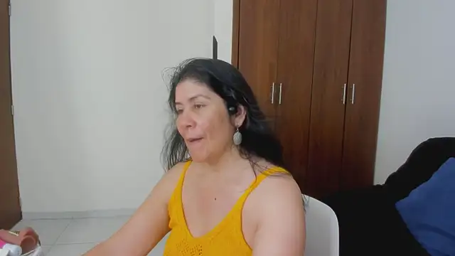 kiraGeiner online show from June 2026 01:04:01 AM