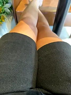 sharon-Hanna online show from December 2025 01:02:02 AM