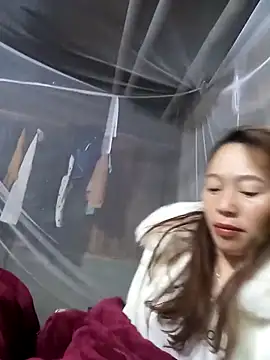 Bianly online show from November 2025 10:52:02 PM