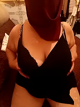 Snapshot of mayakhalyfaa chatting on September 2025 10:57:02 PM mayakhalyfaa online show from September 2025 10:57:02 PM