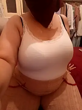 Snapshot of mayakhalyfaa chatting on October 2025 07:36:02 PM mayakhalyfaa online show from October 2025 07:36:02 PM