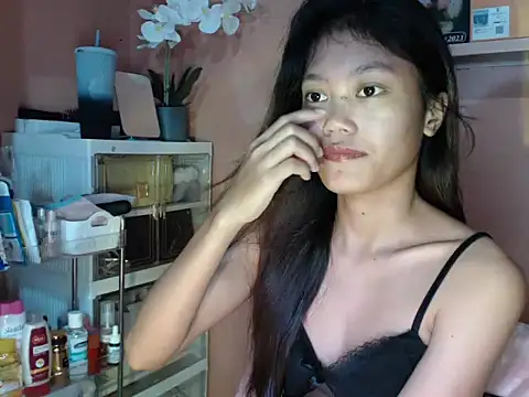 Snapshot of skinny_gracie chatting on October 2025 07:27:01 AM skinny gracie online show from October 2025 07:27:01 AM