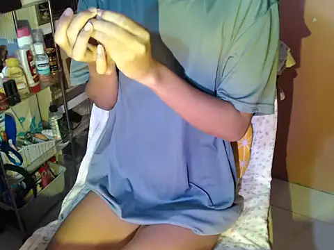 Snapshot of skinny_gracie chatting on October 2025 03:05:02 AM skinny gracie online show from October 2025 03:05:02 AM