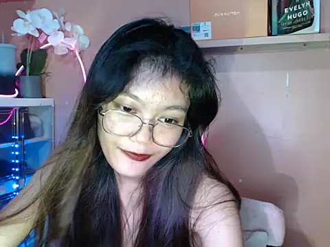 Snapshot of skinny_gracie chatting on November 2025 07:31:02 AM skinny gracie online show from November 2025 07:31:02 AM