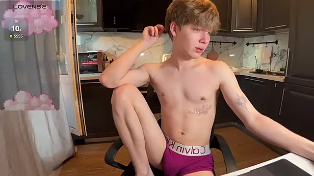 Snapshot of walter_cute chatting on September 2025 03:55:01 PM walter cute online show from September 2025 03:55:01 PM