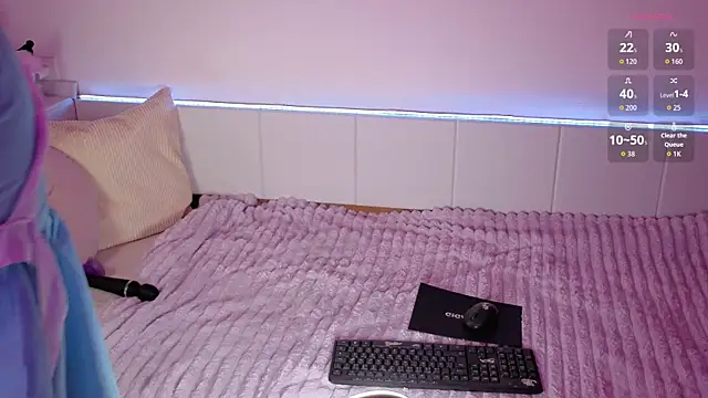 Snapshot of whitekittenenergy chatting on November 2025 05:38:01 PM whitekittenenergy online show from November 2025 05:38:01 PM