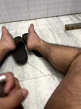 Snapshot of Veiny__Cock chatting on December 2025 08:20:02 AM Veiny Cock online show from December 2025 08:20:02 AM