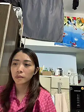 Snapshot of Minee1202 chatting on June 2026 01:27:01 AM Minee1202 online show from June 2026 01:27:01 AM