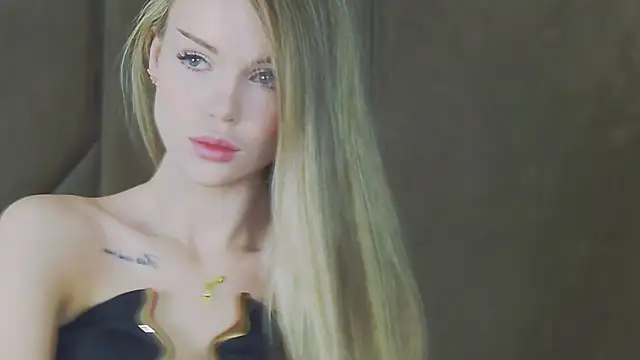 MarilynNova online show from April 2026 04:28:02 AM