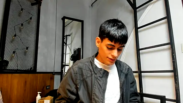 Snapshot of Dani_mc1 chatting on October 2025 11:33:02 AM Dani mc1 online show from October 2025 11:33:02 AM