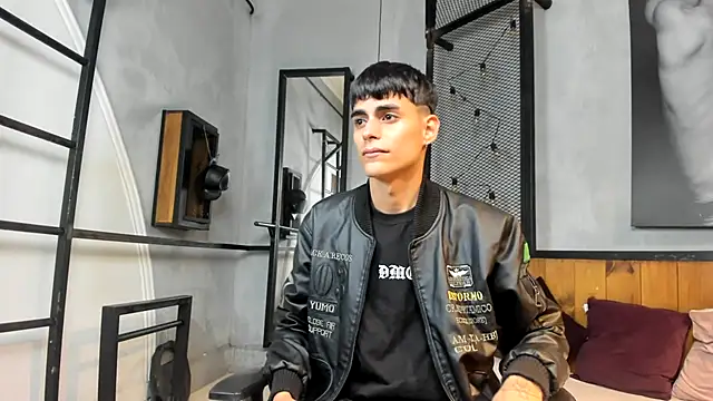 Snapshot of Dani_mc1 chatting on November 2025 11:43:02 AM Dani mc1 online show from November 2025 11:43:02 AM