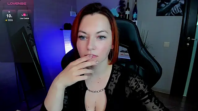 Snapshot of Serena_Woods chatting on September 2025 08:36:02 AM Serena Woods online show from September 2025 08:36:02 AM