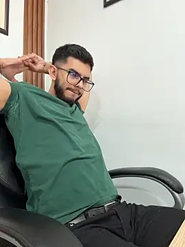 milosky00 online show from February 2026 07:45:01 PM