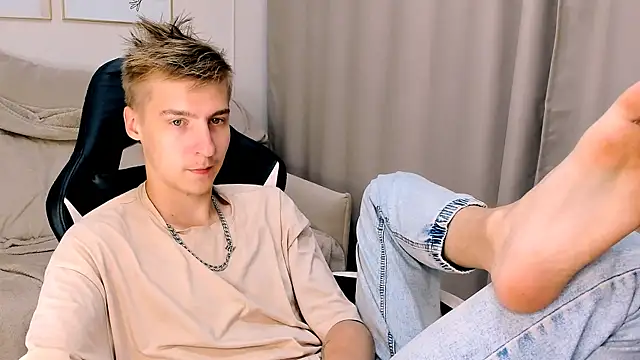 Snapshot of MrSexyCum4U chatting on October 2025 07:55:01 PM MrSexyCum4U online show from October 2025 07:55:01 PM