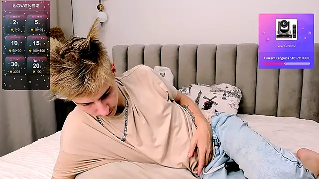 Snapshot of MrSexyCum4U chatting on October 2025 09:56:01 PM MrSexyCum4U online show from October 2025 09:56:01 PM