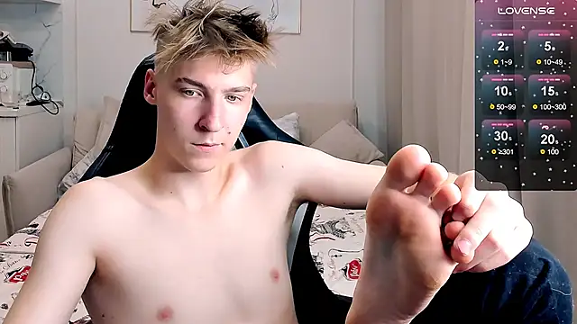 Snapshot of MrSexyCum4U chatting on November 2025 07:23:02 PM MrSexyCum4U online show from November 2025 07:23:02 PM