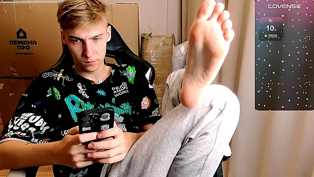 Snapshot of MrSexyCum4U chatting on November 2025 11:59:02 PM MrSexyCum4U online show from November 2025 11:59:02 PM