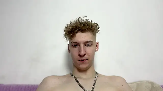 Snapshot of MrSexyCum4U chatting on February 2026 10:05:02 PM MrSexyCum4U online show from February 2026 10:05:02 PM