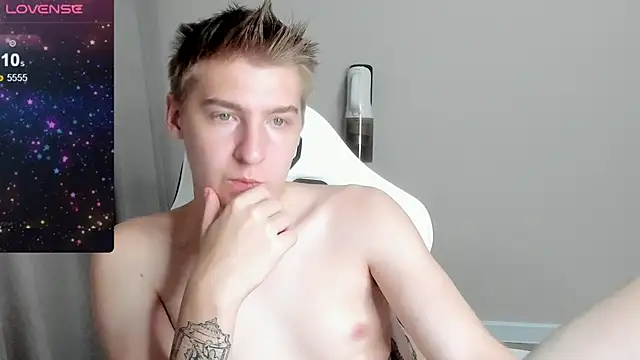MrSexyCum4U online show from August 2026 02:44:02 AM