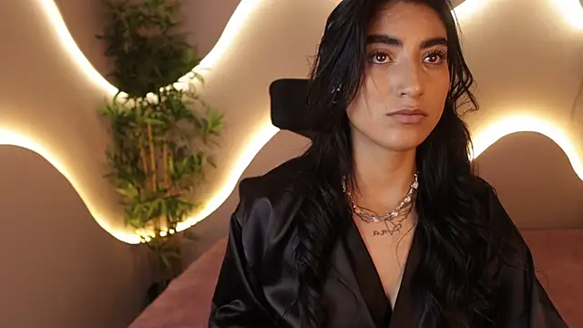 Emma and Issac online show from February 2026 08:30:01 PM