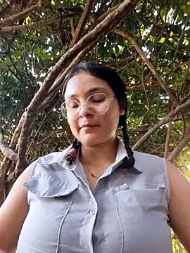 Snapshot of Lily-o chatting on October 2025 09:01:01 PM Lily-o online show from October 2025 09:01:01 PM