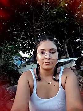 Snapshot of Lily-o chatting on October 2025 10:42:01 PM Lily-o online show from October 2025 10:42:01 PM