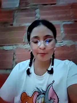 Snapshot of Lily-o chatting on November 2025 10:42:02 PM Lily-o online show from November 2025 10:42:02 PM