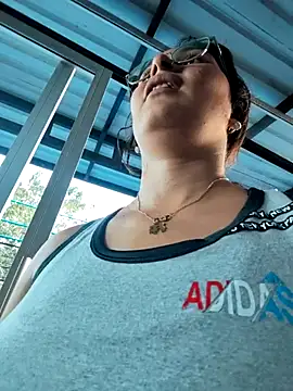 Snapshot of Lily-o chatting on November 2025 10:08:02 PM Lily-o online show from November 2025 10:08:02 PM