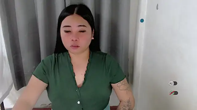 Snapshot of Yhana_Slut chatting on September 2025 02:08:02 PM Yhana Slut online show from September 2025 02:08:02 PM
