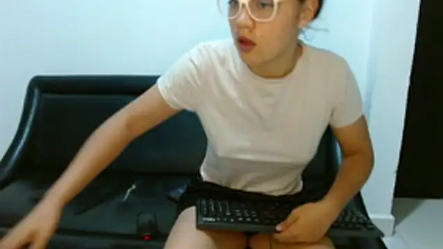 Snapshot of Arieeel_09 chatting on October 2025 11:18:02 PM Arieeel 09 online show from October 2025 11:18:02 PM