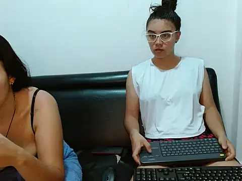 Snapshot of Arieeel_09 chatting on November 2025 02:17:01 PM Arieeel 09 online show from November 2025 02:17:01 PM