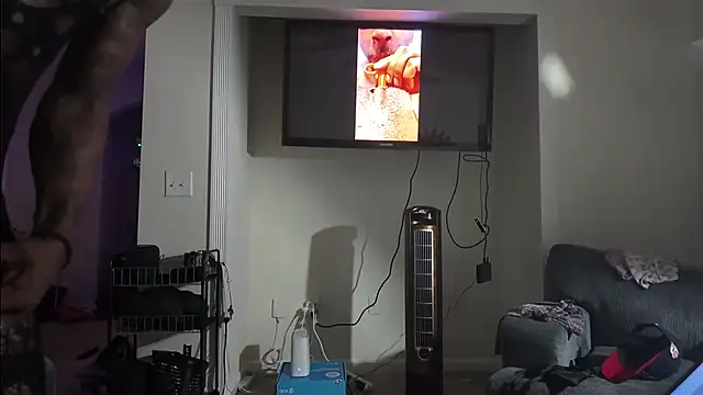Triggerhappycj100 online show from June 2026 12:32:02 AM