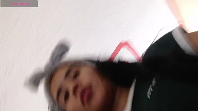 Snapshot of laure_torres chatting on October 2025 05:40:02 PM laure torres online show from October 2025 05:40:02 PM