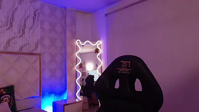 Naomy tay1 online show from December 2025 03:12:02 AM