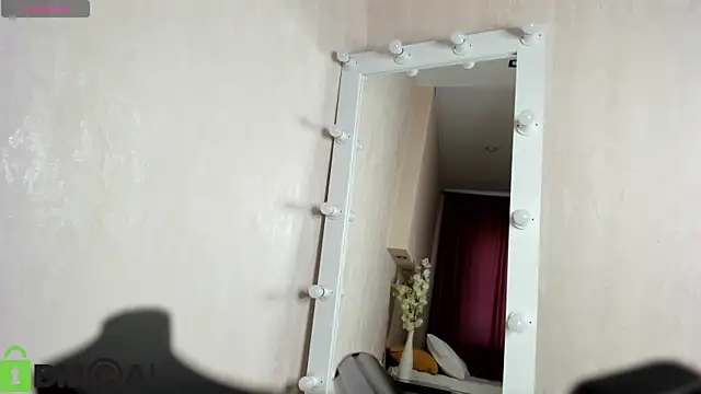 Elle Ellise online show from October 2025 06:41:02 AM