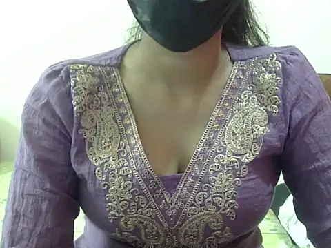 Snapshot of SONIYA_47 chatting on March 2026 03:07:02 PM SONIYA 47 online show from March 2026 03:07:02 PM