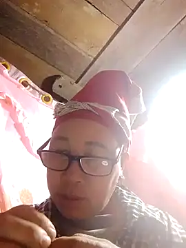 Mamapm20 online show from December 2025 09:52:01 PM