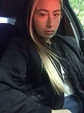 Reina Cummings online show from September 2025 04:49:01 AM